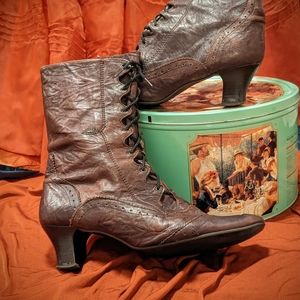 Victorian Style Wingtip Leather Boots
